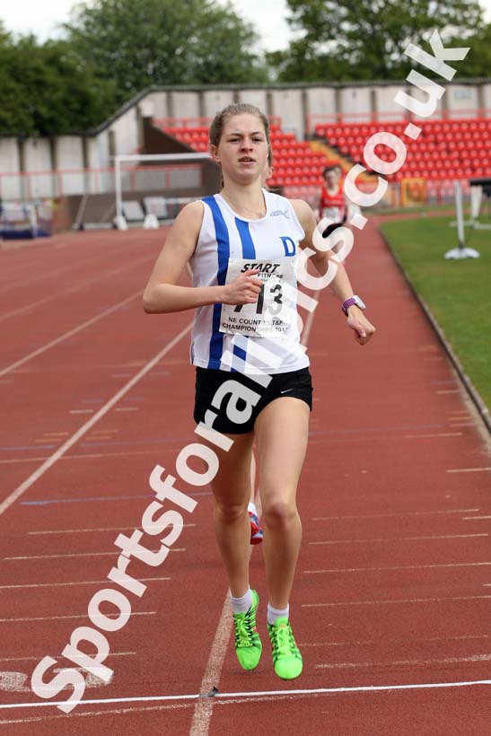Womens under-20s 800 metres, North Eastern Champs, Gateshead Stadium. Photo: David T. Hewitson/Sports for All Pics